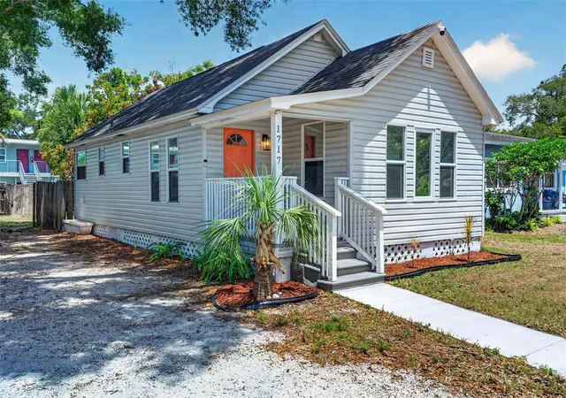 Photo 3 of Single family home for sale at 1717 18th Street S, St Petersburg, FL 33712 | MLS# TB8514453 | Listing updated on 2026-09-22