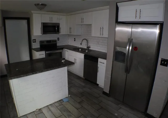 Photo 3 of Single family home for sale at 1202 N Ferrell St, Plant City, FL 33563 | MLS# A4695546 | Listing updated on 2026-09-28