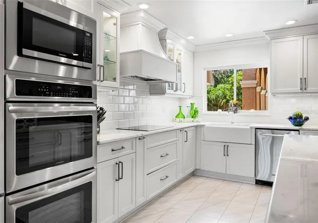 Photo 4 of Single family home for sale at 1124 Seville Ln NE, Saint Petersburg, FL 33704 | MLS# TB8514480 | Listing updated on 2026-10-30