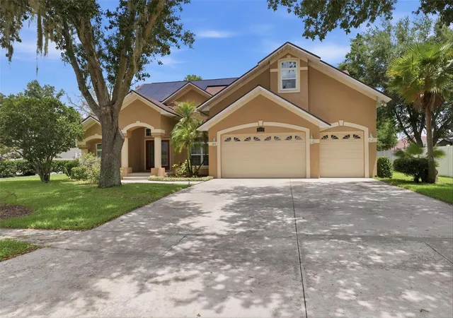 1st image of 2112 Heritage Crest Dr, Valrico, FL 33594 | MLS# TB8514483