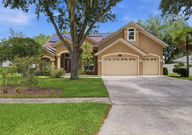 2nd image of 2112 Heritage Crest Dr, Valrico, FL 33594 | MLS# TB8514483