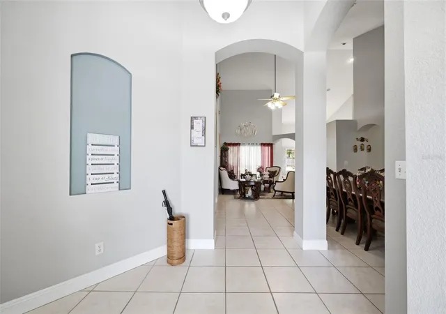 4th image of 2112 Heritage Crest Dr, Valrico, FL 33594 | MLS# TB8514483