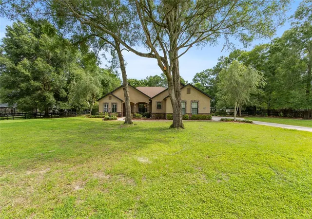 3rd image of 3 Hialeah Dr, Ocala, FL 34482 | MLS# OM725793