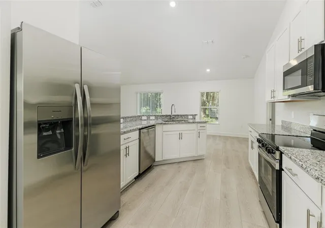 4th image of 3036 Thornhill Rd, Winter Haven, FL 33880 | MLS# L4962365
