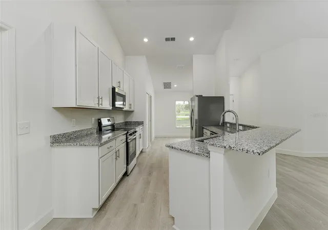 5th image of 3036 Thornhill Rd, Winter Haven, FL 33880 | MLS# L4962365