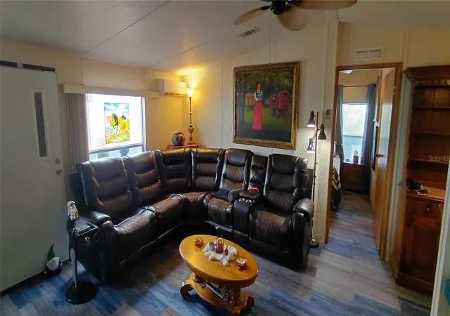 5th image of 221 Heron Rd, Clearwater, FL 33764 | MLS# TB8514529