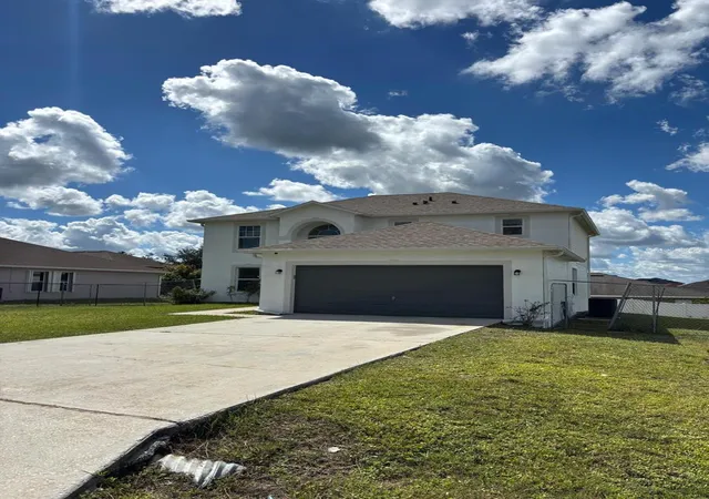 Photo 1 of Single family home for sale at 404 Manitoba Dr, Kissimmee, FL 34759 | MLS# S5151018 | Listing updated on 2026-09-13