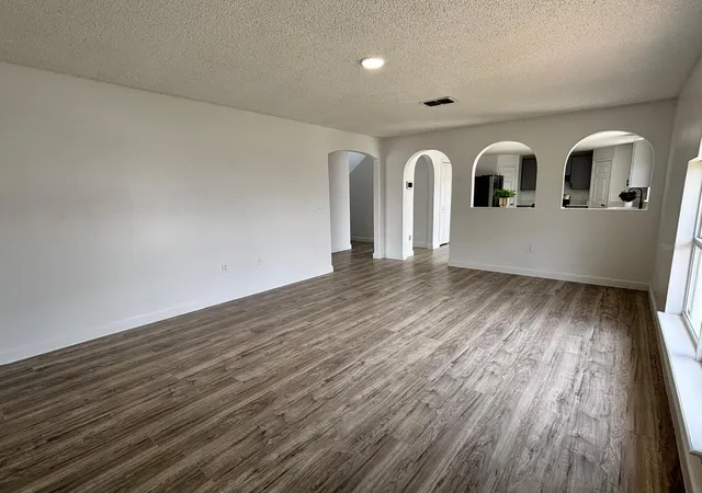 Photo 3 of Single family home for sale at 404 Manitoba Dr, Kissimmee, FL 34759 | MLS# S5151018 | Listing updated on 2026-09-13