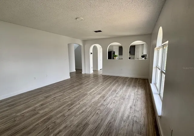 Photo 4 of Single family home for sale at 404 Manitoba Dr, Kissimmee, FL 34759 | MLS# S5151018 | Listing updated on 2026-09-13