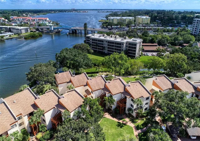 Photo 2 of Condo for sale at 1800 Cvs Ii Pl #213, Sarasota, FL 34242 | MLS# A4695562 | Listing updated on 2026-06-12