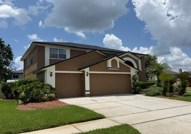 Homes for sale in Oviedo, FL | 1951 Wrenfield Ln, Oviedo, FL 32765 | MLS# O6412706