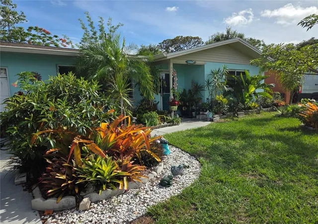 Photo 2 of Sale Pending at 11066 102nd Avenue N, Seminole, FL 33778 | MLS# TB8514558 | Listing updated on 2026-08-25