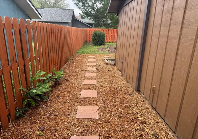 4th image of 6118 Nw 43Rd Ave, Gainesville, FL 32606 | MLS# GC540816