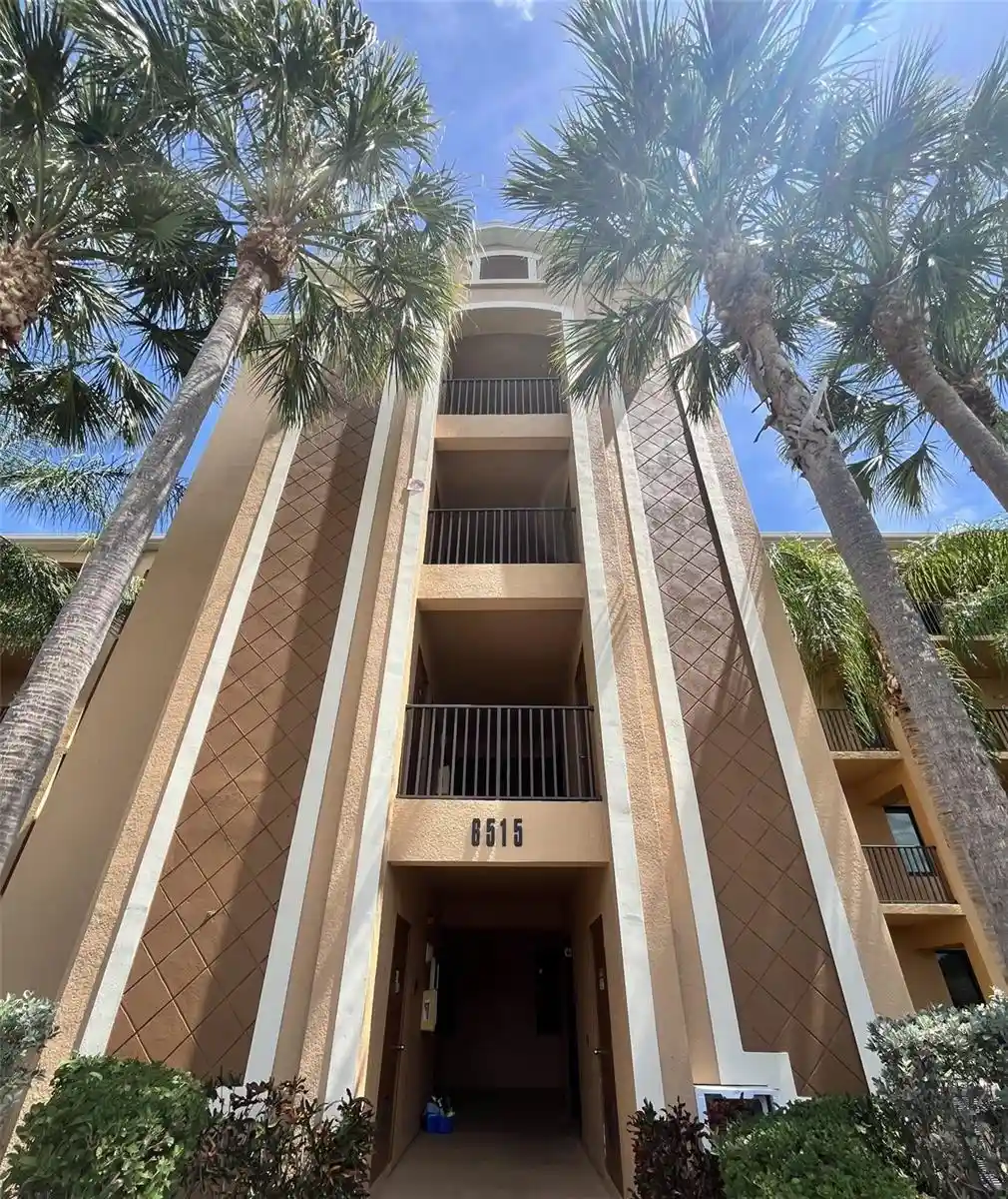 Listing Photo 2 - Condo for sale in 6515 Grand Estuary Trl located at 6515 Grand Estuary Trl, Bradenton, FL 34212 - Unit #403