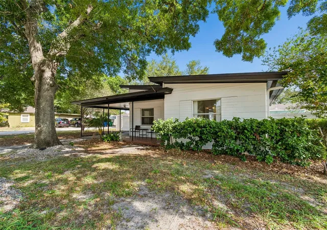 Homes for sale in Tampa, FL | 4602 W Bay Villa Ave, Tampa, FL 33611 | MLS# TB8514574