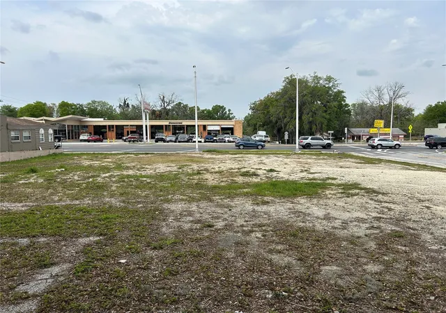 2nd image of 207 S Pine Ave, Ocala, FL 34471 | MLS# OM725809