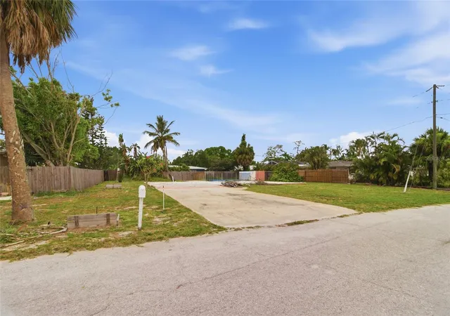 Photo 4 of Land for sale at 1308 62nd Street NW, Bradenton, FL 34209 | MLS# A4695581 | Listing updated on 2026-08-24