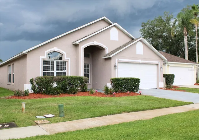 Photo 2 of Single family home for sale at 1068 Lake Berkley Dr, Kissimmee, FL 34746 | MLS# S5151030 | Listing updated on 2026-10-08