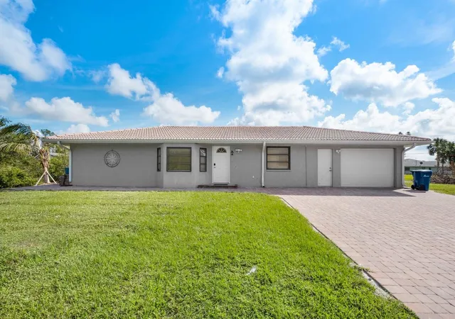 Photo 1 of Single family home for sale at 9080 Caloosa Dr, Venice, FL 34293 | MLS# A4695588 | Listing updated on 2026-06-02