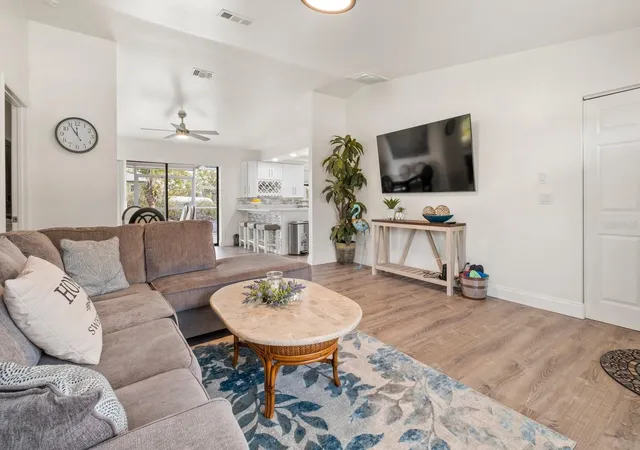 Photo 4 of Single family home for sale at 9080 Caloosa Dr, Venice, FL 34293 | MLS# A4695588 | Listing updated on 2026-06-02