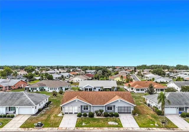 3rd image of 1620 Bentwood Dr, Sun City Center, FL 33573 | MLS# TB8514609