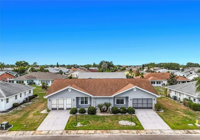 4th image of 1620 Bentwood Dr, Sun City Center, FL 33573 | MLS# TB8514609