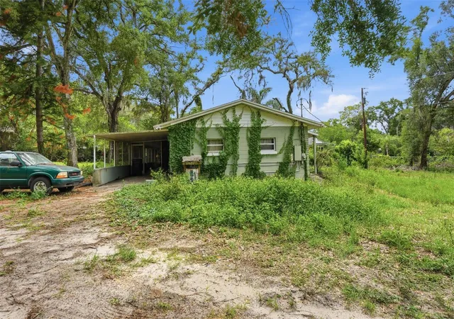 Photo 3 of Single family home for sale at 832 S Parsons Ave, Brandon, FL 33511 | MLS# TB8514621 | Listing updated on 2026-08-22