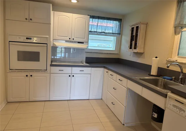 Homes for sale in South Pasadena, FL | 7907 Sailboat Key Blvd S #105, South Pasadena, FL 33707 | MLS# TB8514626