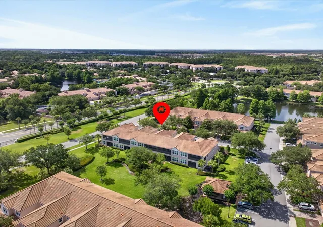 Listing Photo 4 - Condo for sale in building located at 8311 Foster Dr, DAVENPORT, FL 33896
