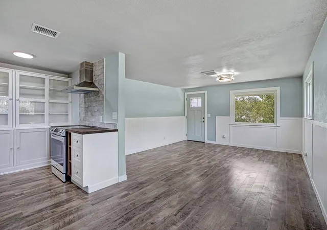 4th image of 5633 Essex Wy, New Port Richey, FL 34652 | MLS# TB8514655