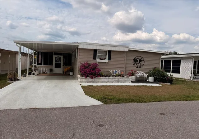 Homes for sale in Zephyrhills, FL | 38533 Lansing Ave, Zephyrhills, FL 33542 | MLS# W7886332