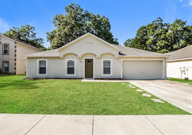 Photo 1 of Single family home for sale at 949 Cascades Park Trl, Deland, FL 32720 | MLS# O6412835 | Listing updated on 2026-07-01