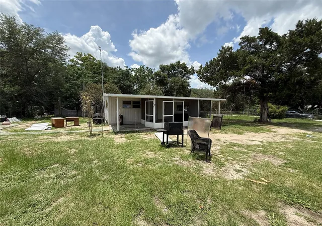3rd image of 10360 Se 131St Ln, Ocklawaha, FL 32179 | MLS# OM725829