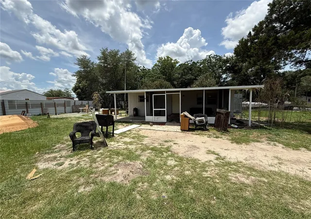 4th image of 10360 Se 131St Ln, Ocklawaha, FL 32179 | MLS# OM725829
