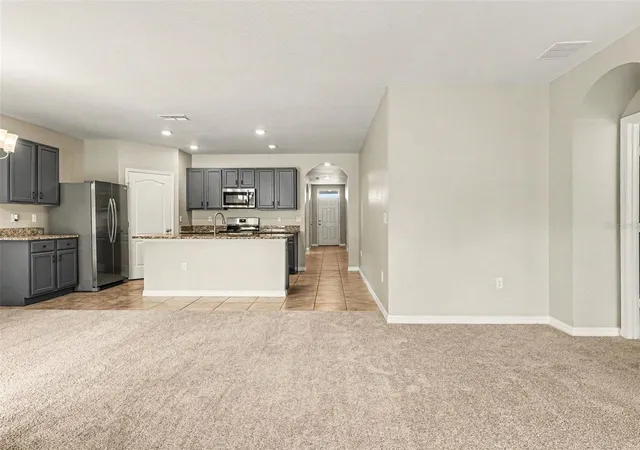 Photo 4 of Single family home for sale at 996 Summer Glen Dr, Winter Haven, FL 33880 | MLS# O6412843 | Listing updated on 2026-08-07