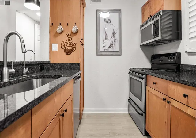 3rd image of 2500 Winding Creek Blvd, Clearwater, FL 33761