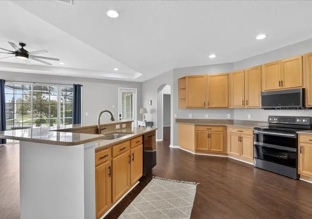 Photo 4 of House for sale at 5513 Golden Isles Dr, Apollo Beach, FL 33572 | MLS# TB8514715 | Listing updated on 2026-10-08