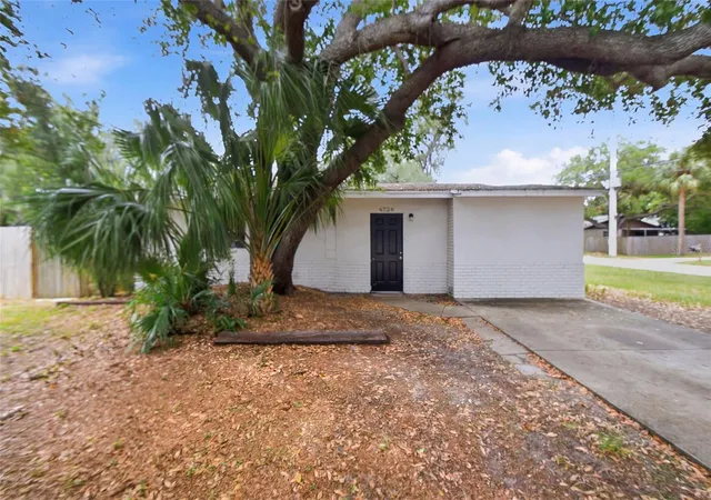 Photo 1 of Sale Pending at 6726 S Dauphin Ave, Tampa, FL 33611 | MLS# O6412872 | Listing updated on 2026-08-07