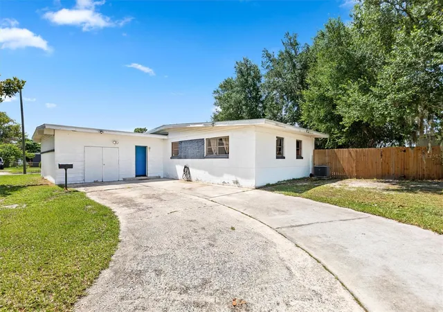 Photo 1 of Sale Pending at 6301 Mackenzie St, Orlando, FL 32807 | MLS# A4695626 | Listing updated on 2026-08-19