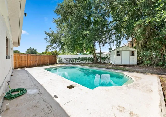 Photo 2 of Sale Pending at 6301 Mackenzie St, Orlando, FL 32807 | MLS# A4695626 | Listing updated on 2026-08-19