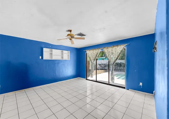 Photo 4 of Sale Pending at 6301 Mackenzie St, Orlando, FL 32807 | MLS# A4695626 | Listing updated on 2026-08-19