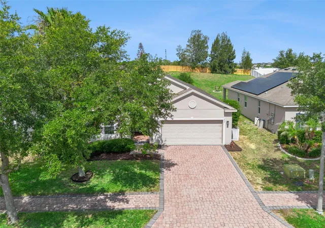 Photo 3 of Sale Pending at 457 Bridgeford Xing Blvd, Davenport, FL 33837 | MLS# O6412875 | Listing updated on 2026-09-08