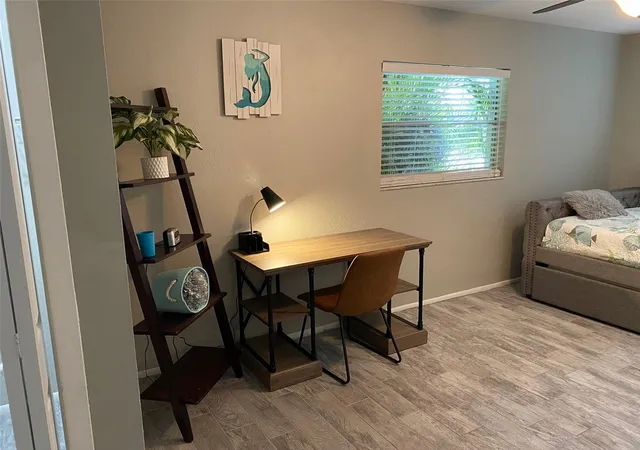 44th image of 1901 39th St W, Bradenton, FL 34205 | MLS# A4695631