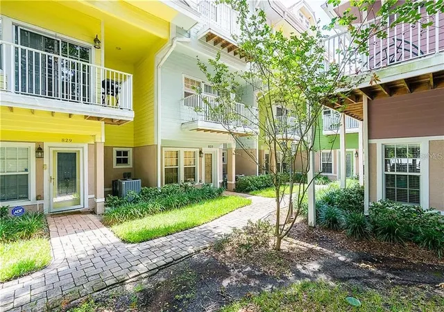 Photo 3 of Townhouse for sale at 827 Grove St N, Saint Petersburg, FL 33701 | MLS# TB8514729 | Listing updated on 2026-08-19