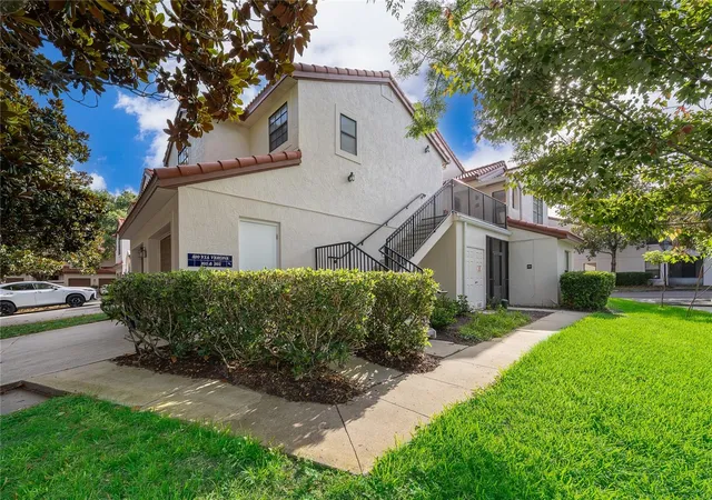 3rd image of 520 Via Verona Ln, Altamonte Springs, FL 32714