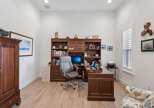 5th image of 14537 Swiss Bridge Dr, Lithia, FL 33547 | MLS# TB8514732