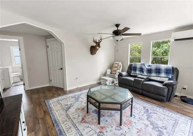 2nd image of 301 Weaver Ave, Lake Wales, FL 33853 | MLS# L4962386