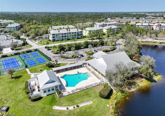 Listing Photo 4 - Condo for sale in building located at 2061 Willow Hammock Cir, PORT CHARLOTTE, FL 33983 - Unit #105