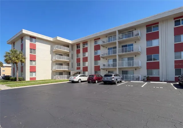 Homes for sale in Daytona Beach, FL | 2711 N Halifax Avenue, Daytona Beach, FL 32118 | Houzeo