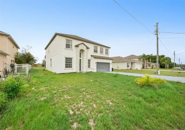 Photo 2 of Single family home for sale at 1853 Superior Ct, Kissimmee, FL 34759 | MLS# O6412910 | Listing updated on 2026-08-25